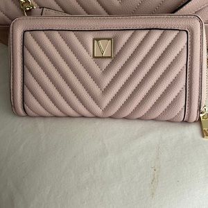The Victoria Wallet. Color Orchid Blush